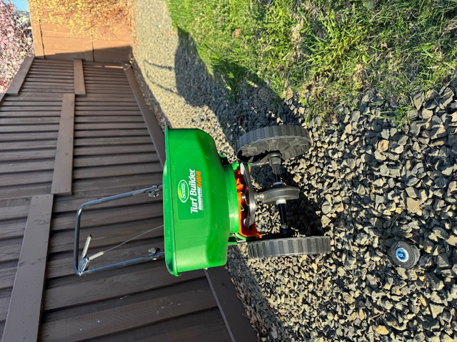 broadcast spreader